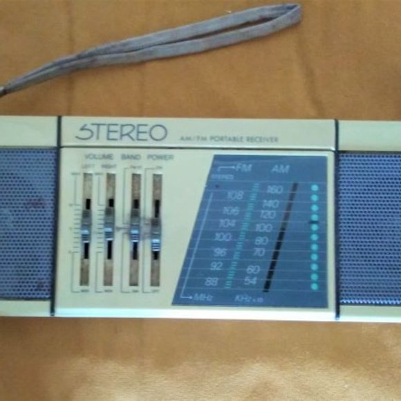 GPX Portable Stereo - Picture 1 of 3